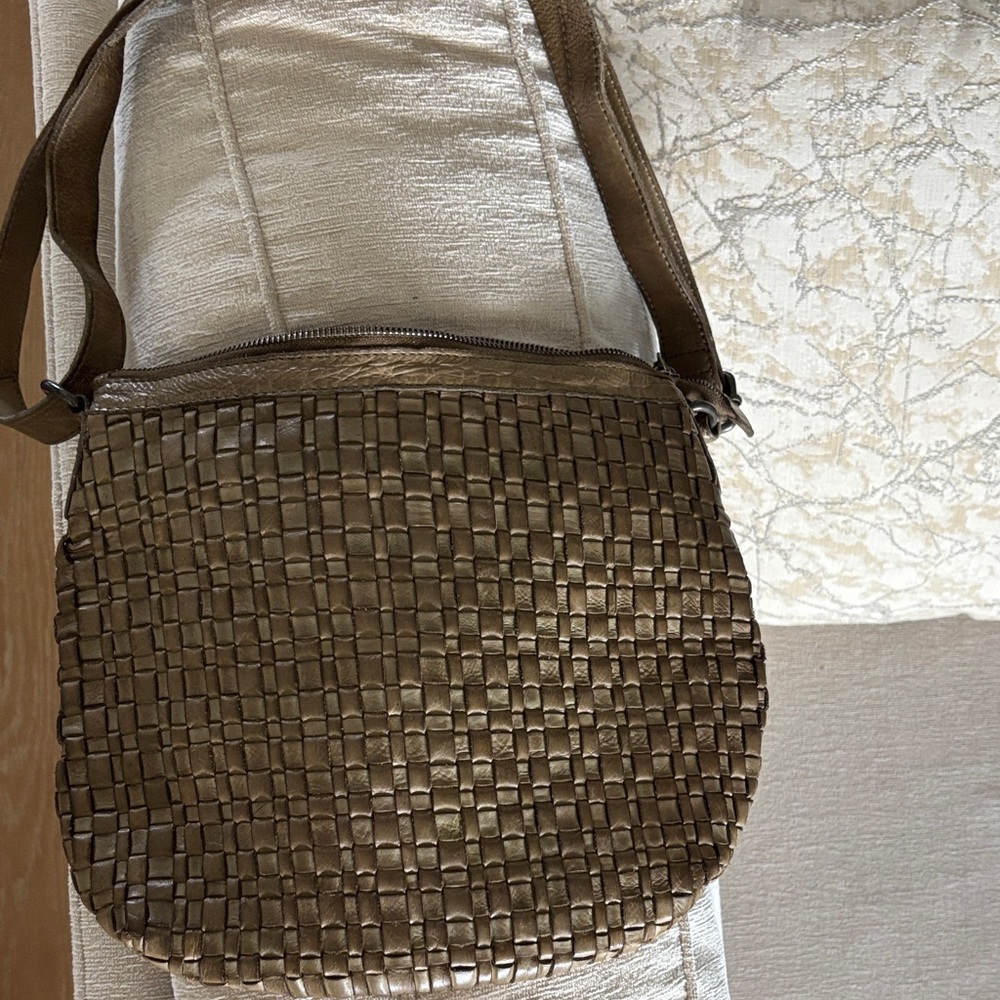 VILENCA Holland Woven Tan Shoulder Bag